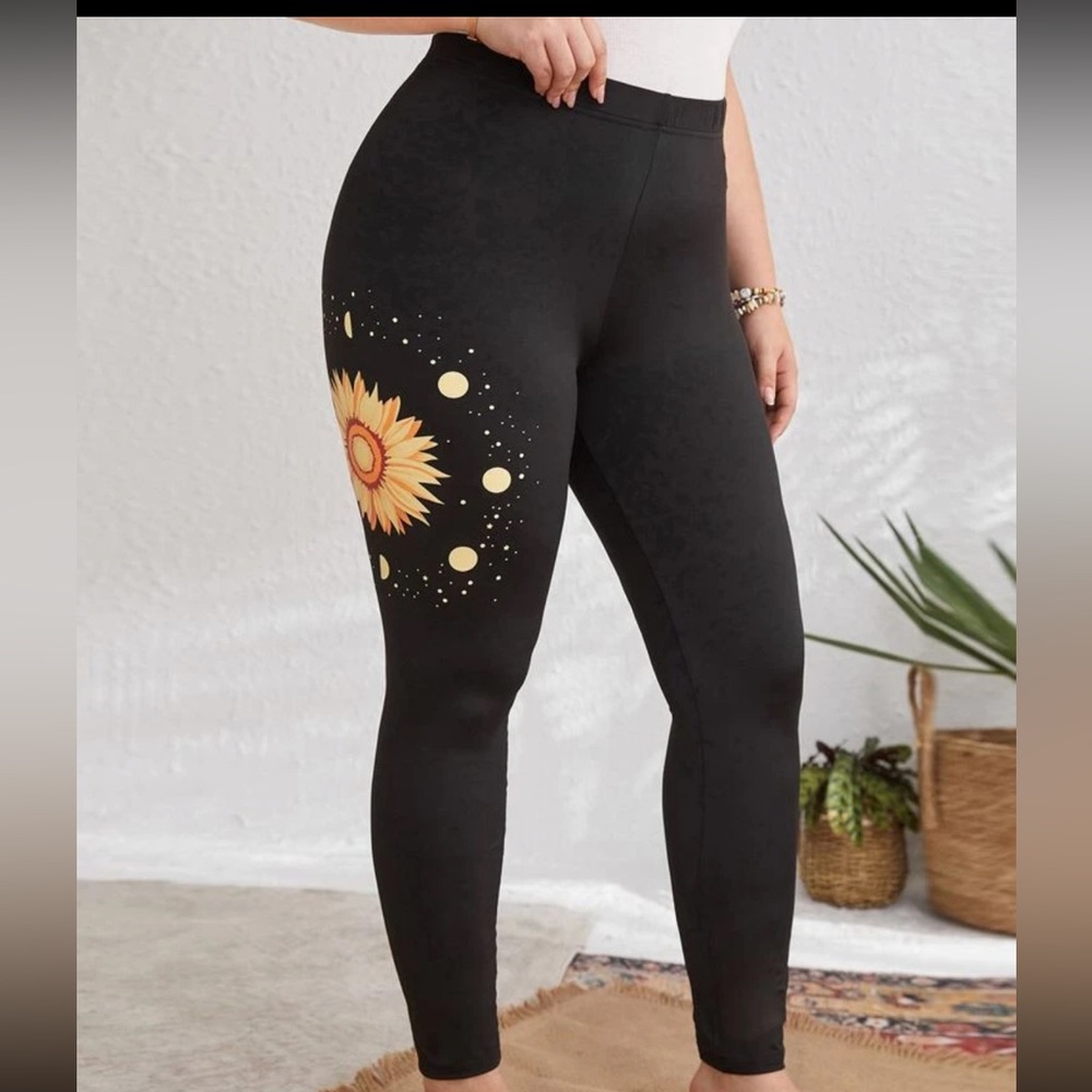 SHEIN Plus Sunflower Print Leggings